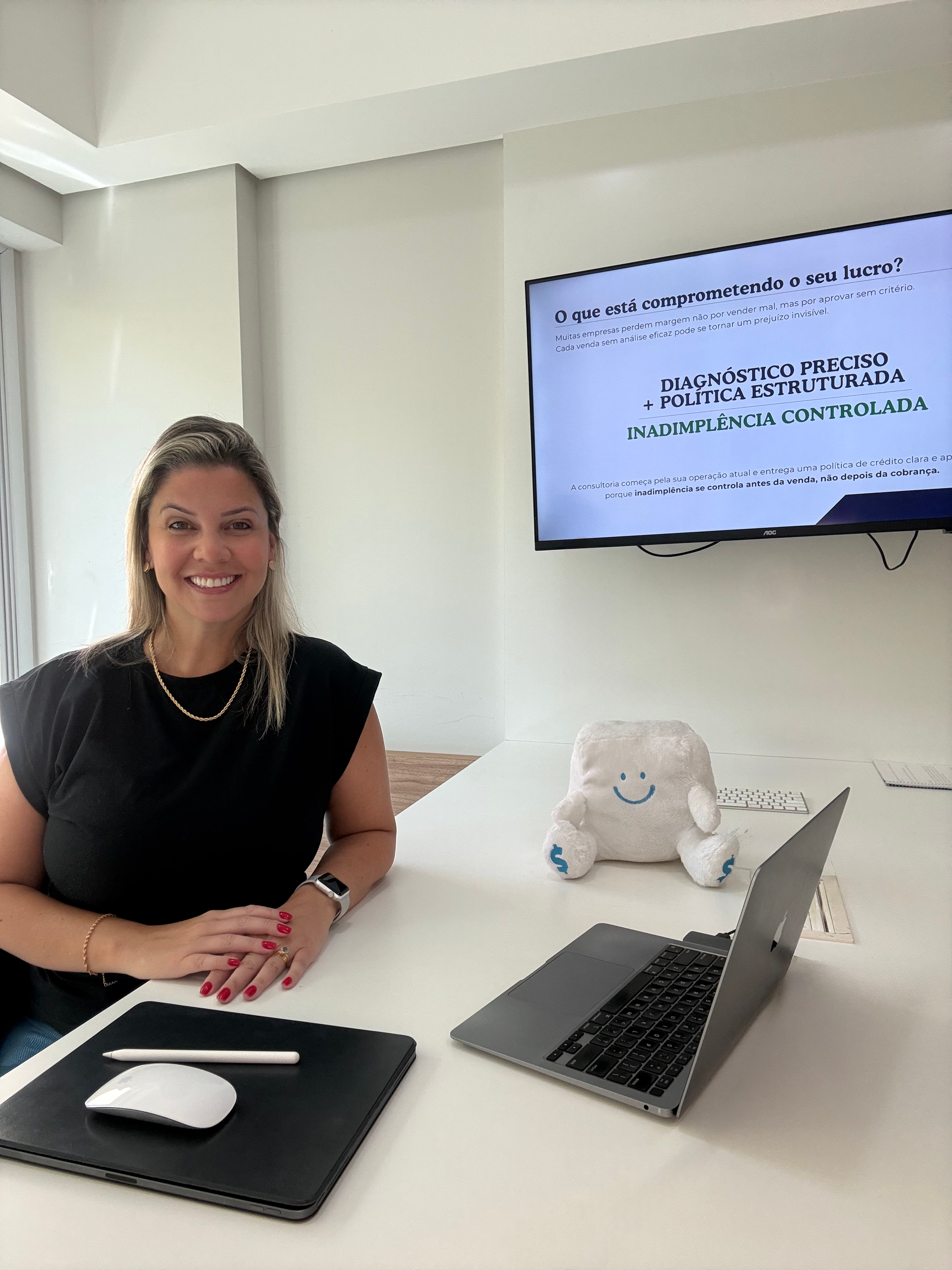 Amanda Viedo no escritório